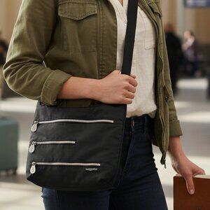 Baggallini Black Crossbody Travel Bag Lightweight Multi Zip Organizer Purse